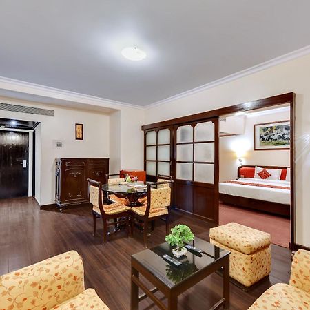 Quality Inn Regency, Нашик Екстериор снимка
