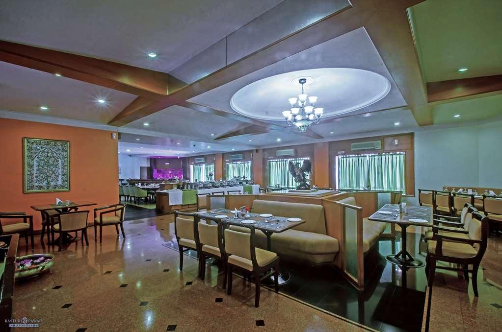 Quality Inn Regency, Нашик Ресторант снимка