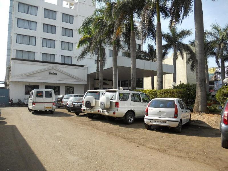 Quality Inn Regency, Нашик Екстериор снимка