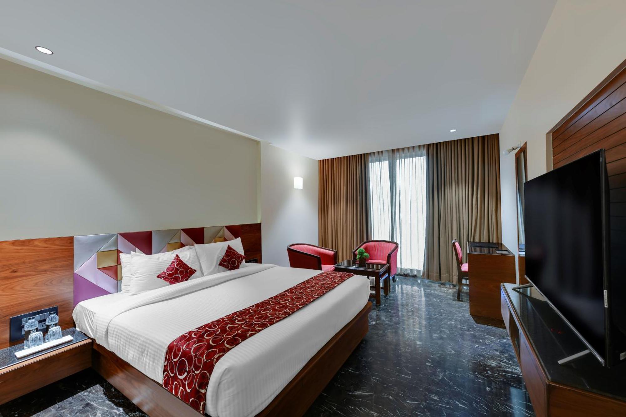 Quality Inn Regency, Нашик Екстериор снимка