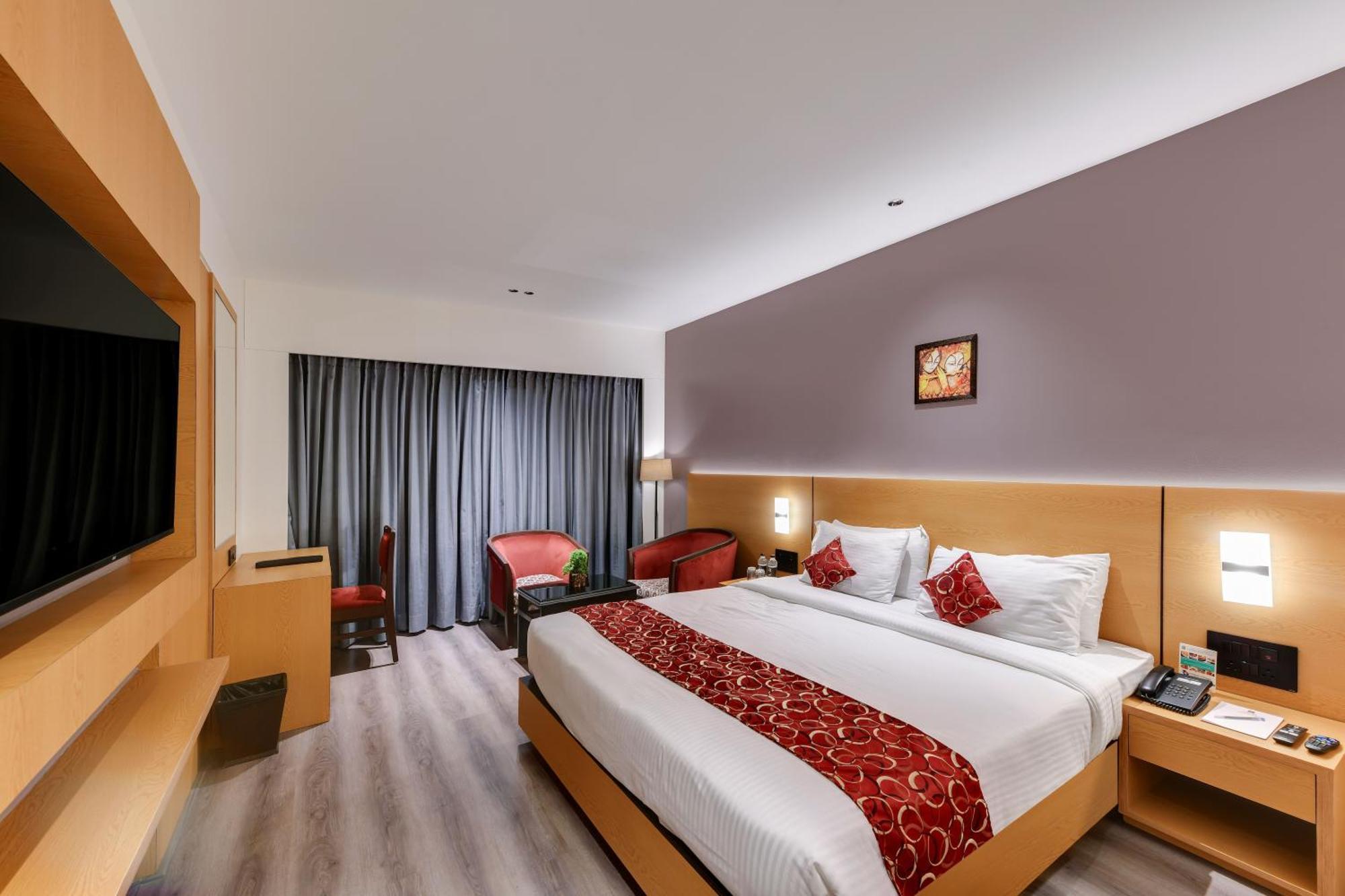 Quality Inn Regency, Нашик Екстериор снимка