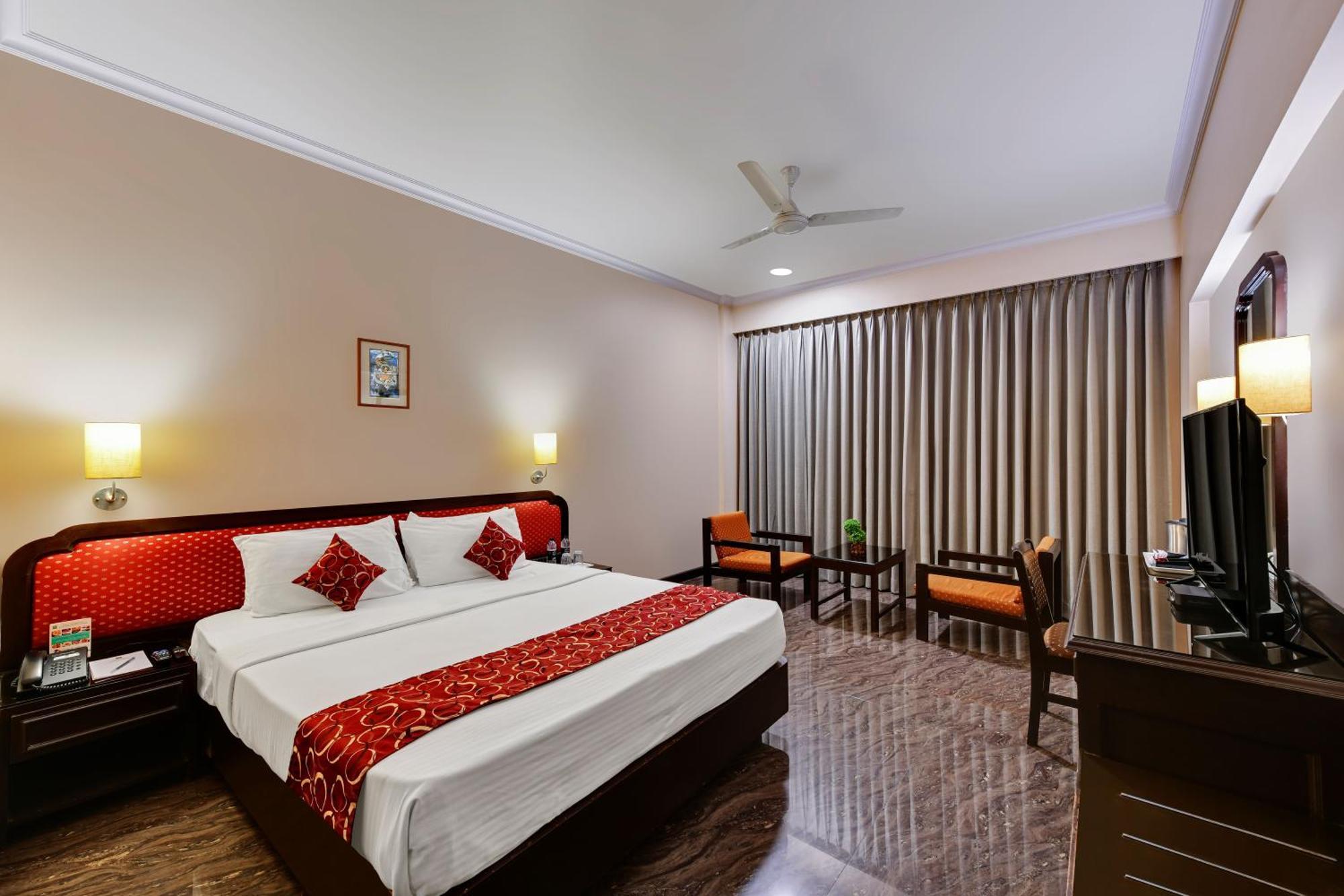 Quality Inn Regency, Нашик Екстериор снимка