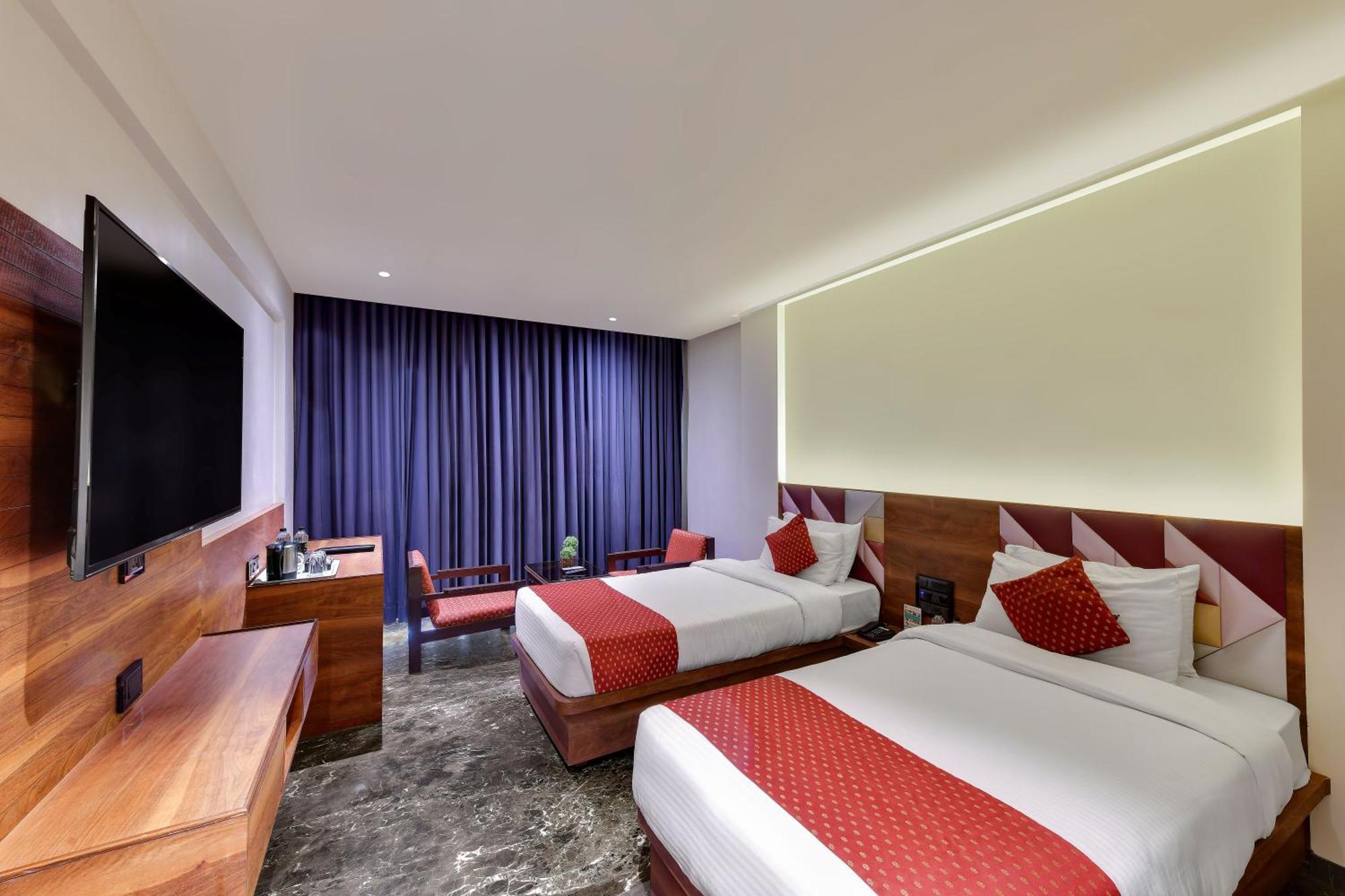 Quality Inn Regency, Нашик Екстериор снимка