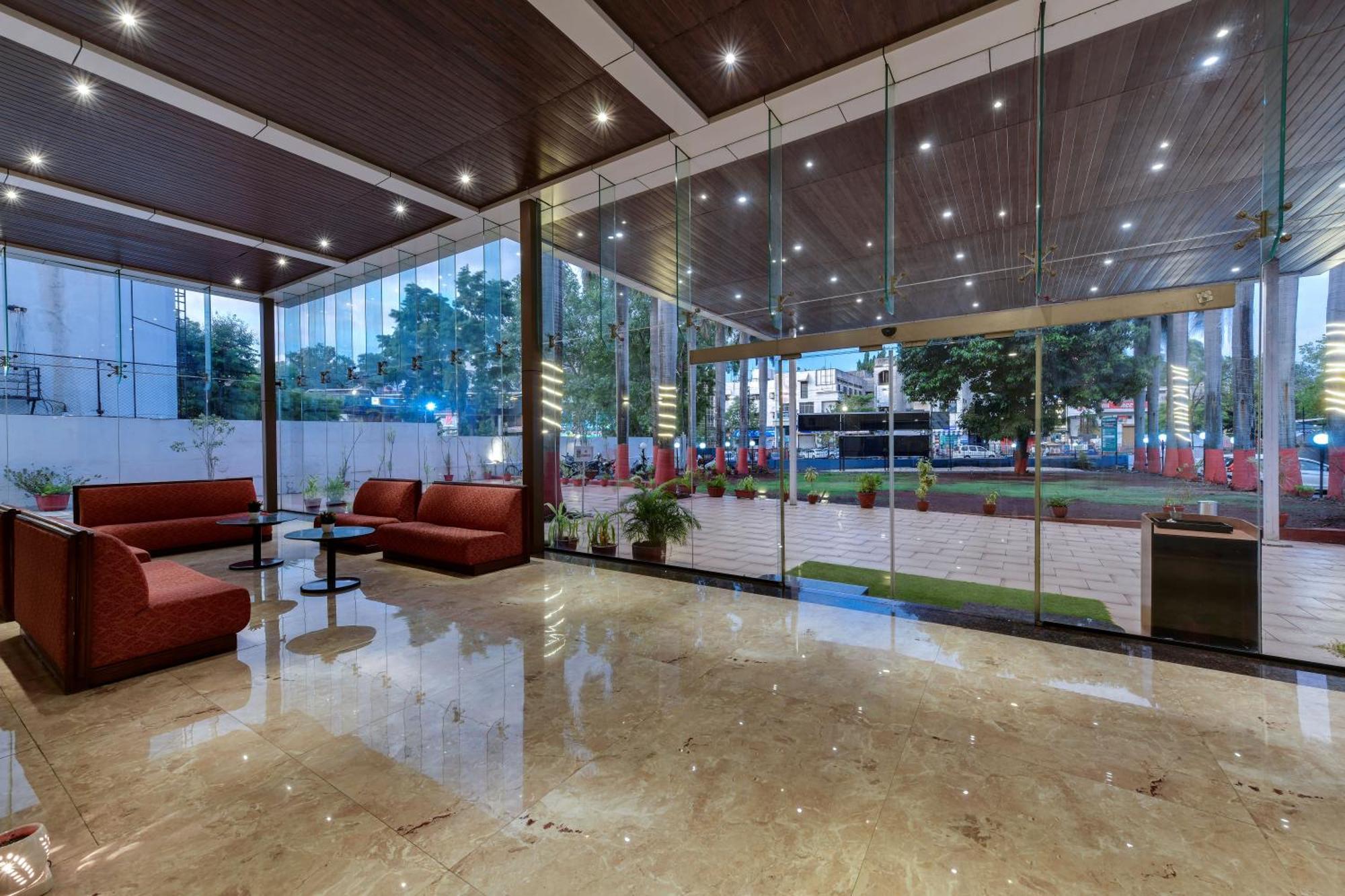 Quality Inn Regency, Нашик Екстериор снимка