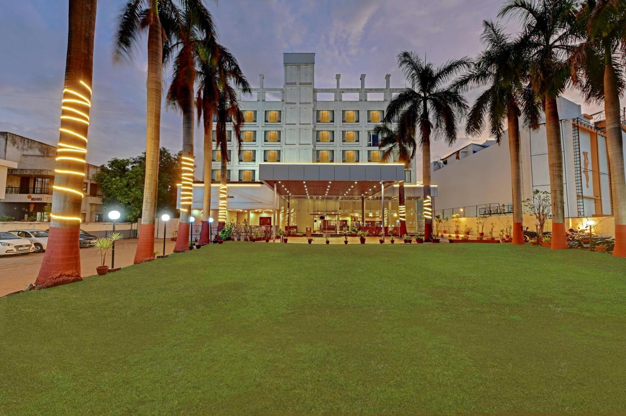 Quality Inn Regency, Нашик Екстериор снимка