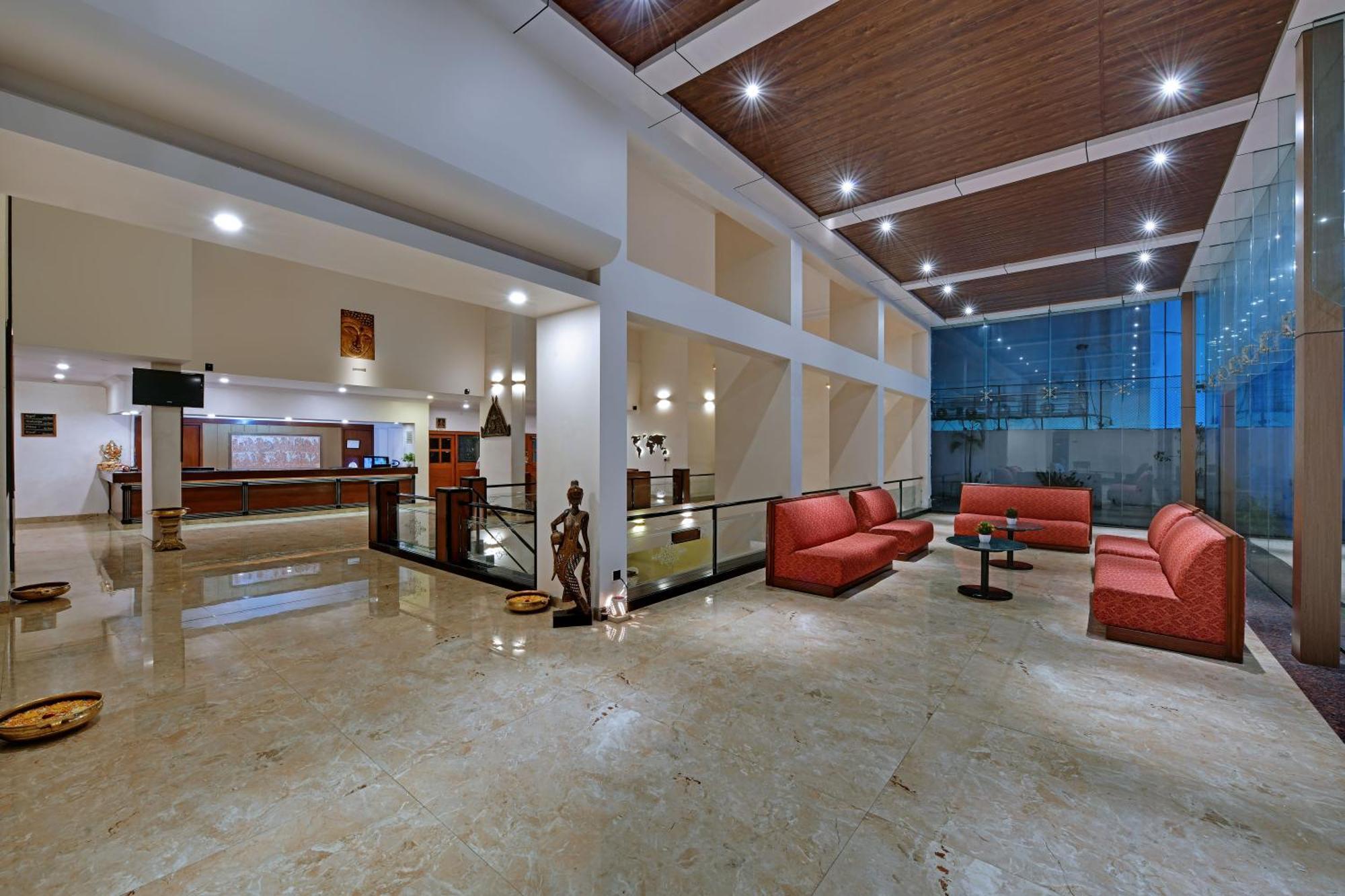 Quality Inn Regency, Нашик Екстериор снимка